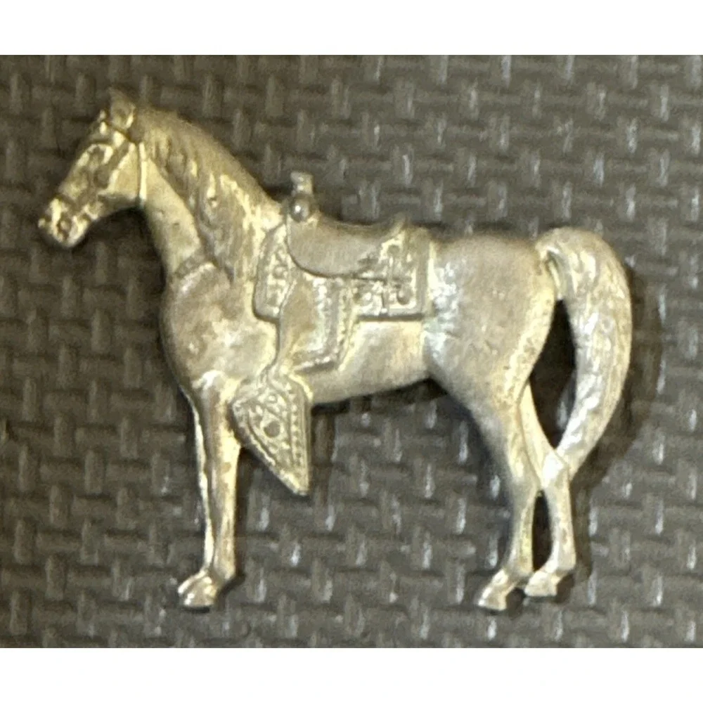 Vintage Western Pewter Cowboy Saddled HORSE Saddle Bolo Tie